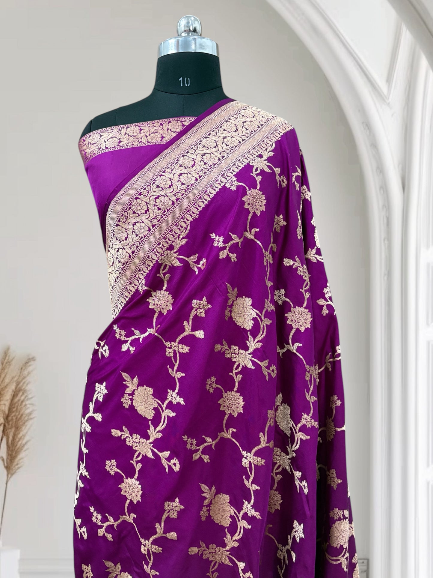 Wine Pure Kataan Silk Banarasi Saree with Simple Floral Jaal