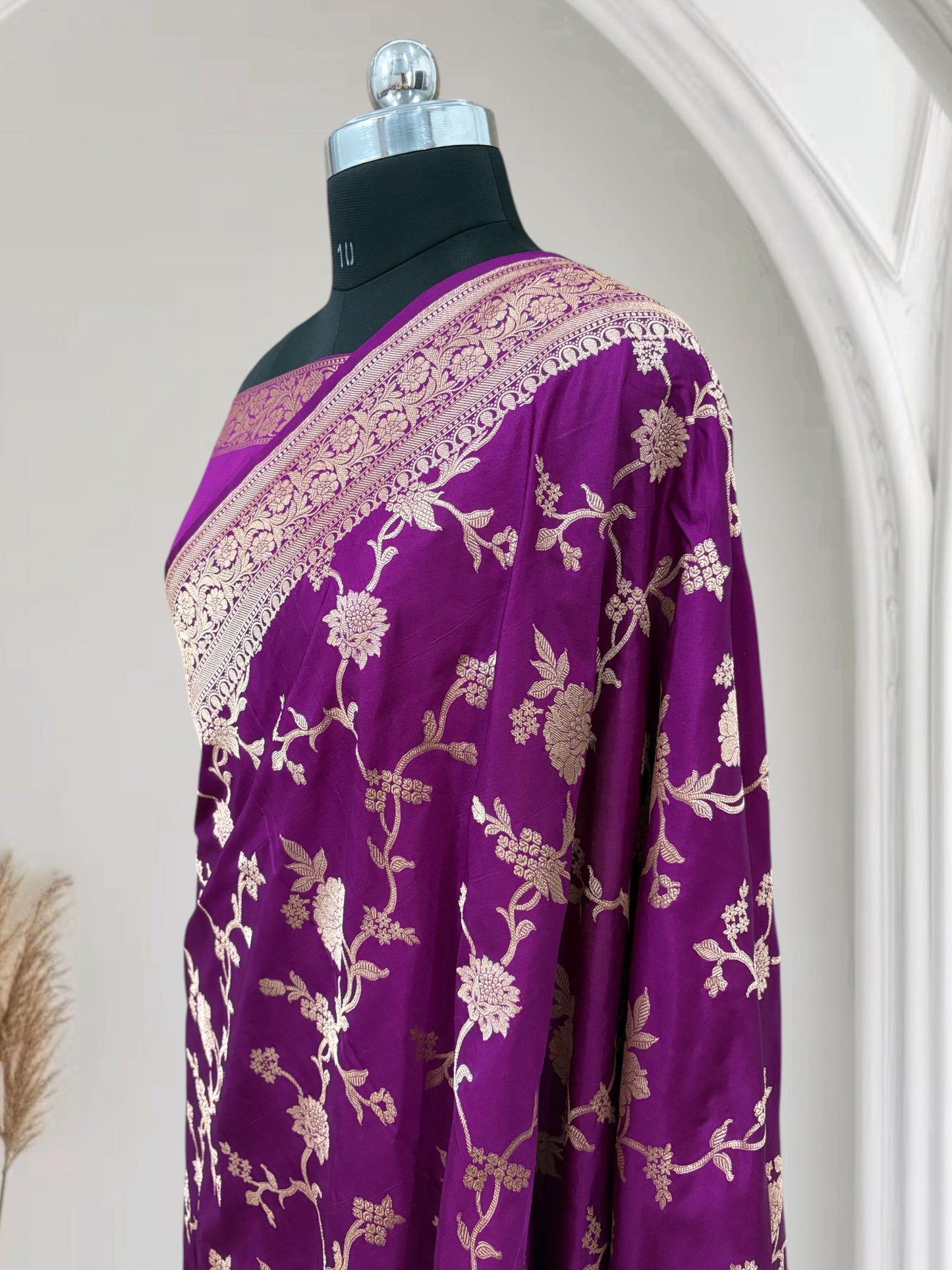 Wine Pure Kataan Silk Banarasi Saree with Simple Floral Jaal
