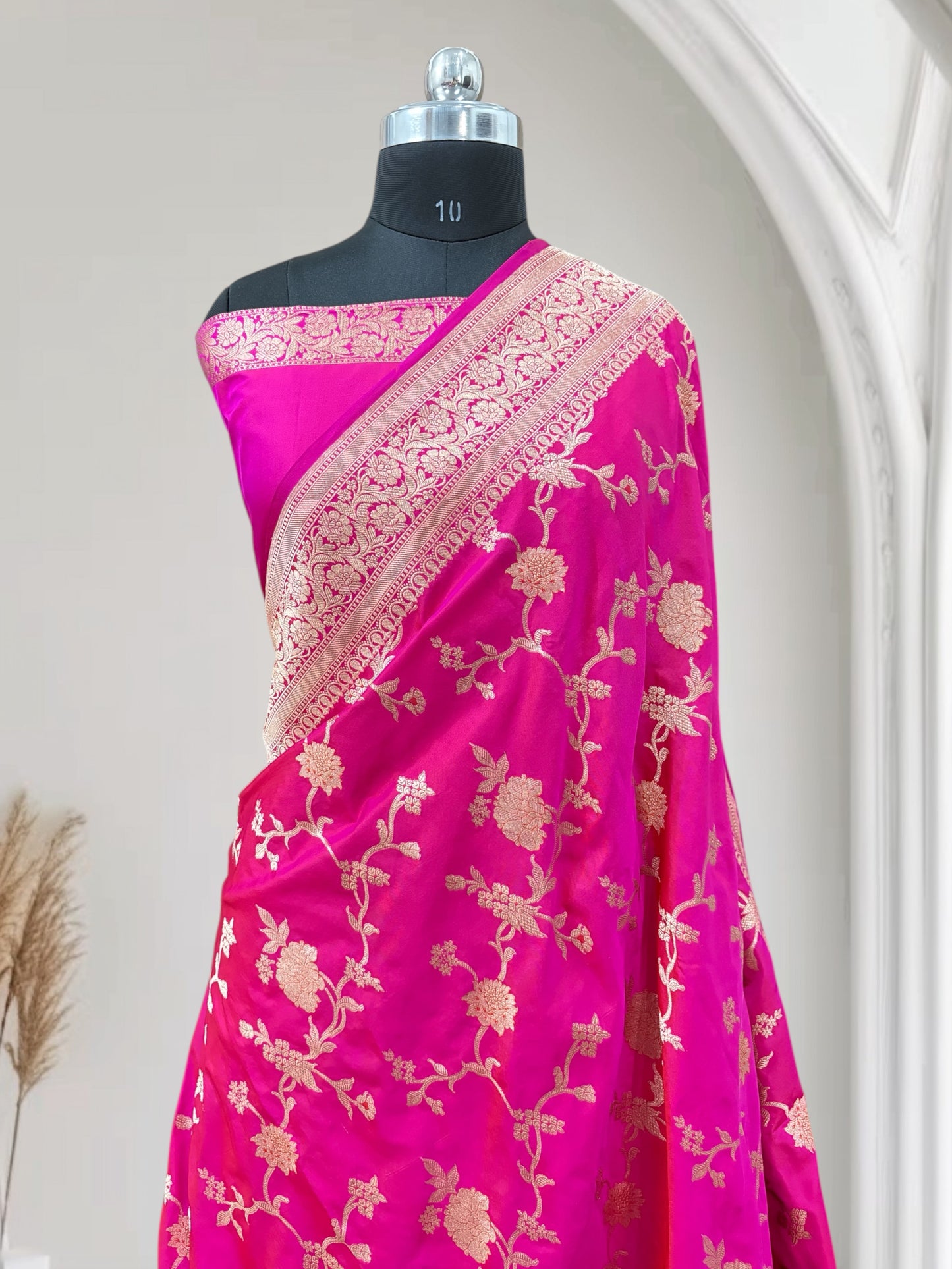 Rich Pink Pure Kataan Silk Banarasi Saree with Simple Floral Jaal