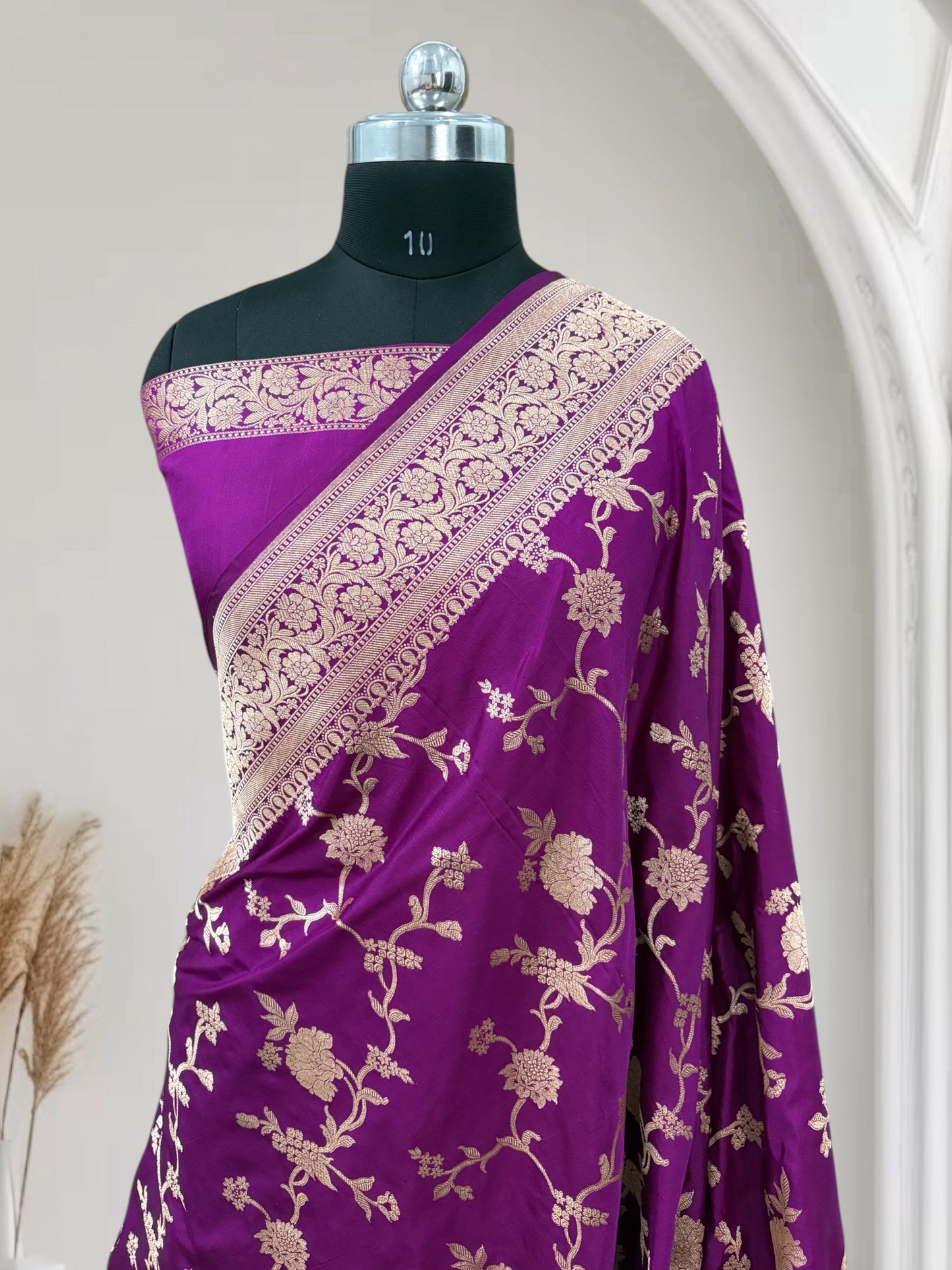 Wine Pure Kataan Silk Banarasi Saree with Simple Floral Jaal